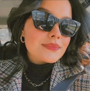 Meet your Posher, Evelyn